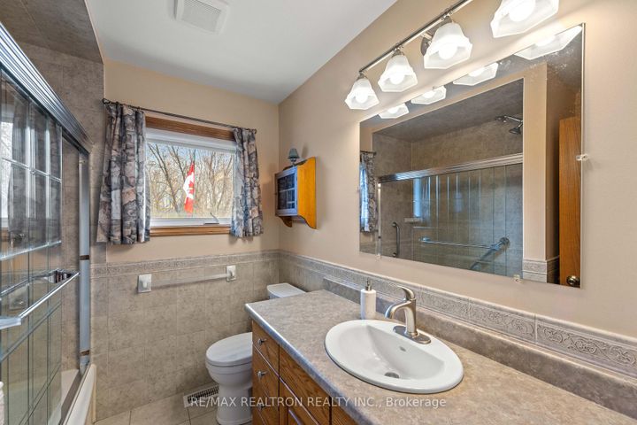 Photo 16 at 593 Simcoe Road, Bradford, Bradford West Gwillimbury