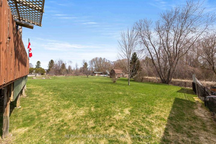 Photo 30 at 593 Simcoe Road, Bradford, Bradford West Gwillimbury