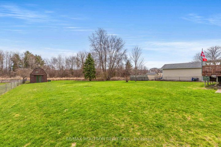 Photo 32 at 593 Simcoe Road, Bradford, Bradford West Gwillimbury