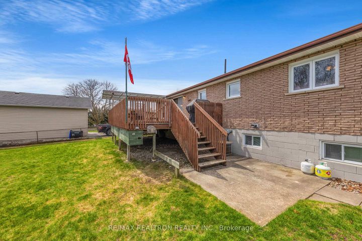 Photo 33 at 593 Simcoe Road, Bradford, Bradford West Gwillimbury