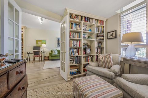 Photo 12 at 605 - 1 Deer Park Crescent, St. Clair, Toronto