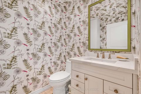Photo 14 at 605 - 1 Deer Park Crescent, St. Clair, Toronto