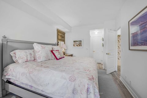 Photo 16 at 605 - 1 Deer Park Crescent, St. Clair, Toronto