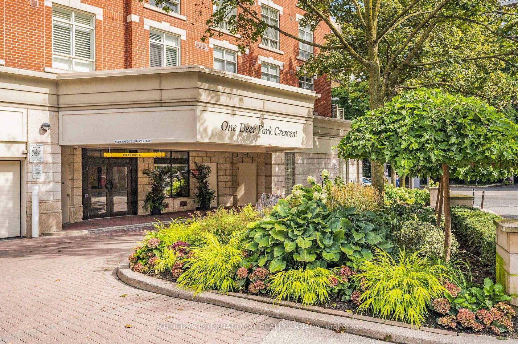 605 - 1 Deer Park Crescent, St. Clair, Toronto 
