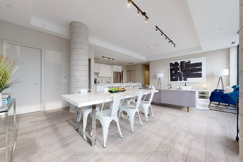 Photo 11 at 1702 - 458 Richmond Street W, Waterfront Communities C1, Toronto