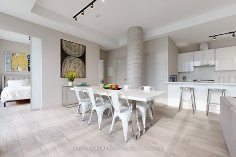 Photo 12 at 1702 - 458 Richmond Street W, Waterfront Communities C1, Toronto