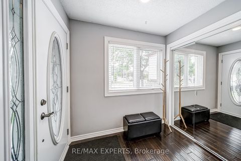 Photo 3 at 31 Shalom Crescent, Clairville, Toronto