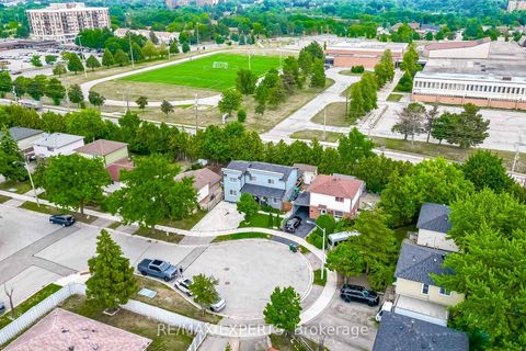 Photo 42 at 31 Shalom Crescent, Clairville, Toronto