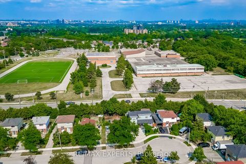 Photo 47 at 31 Shalom Crescent, Clairville, Toronto