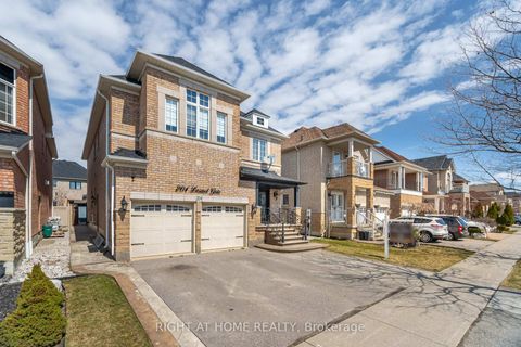 Photo 2 at 204 Lormel Gate, Vellore Village, Vaughan