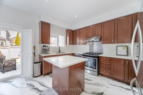 Photo 11 at 204 Lormel Gate, Vellore Village, Vaughan