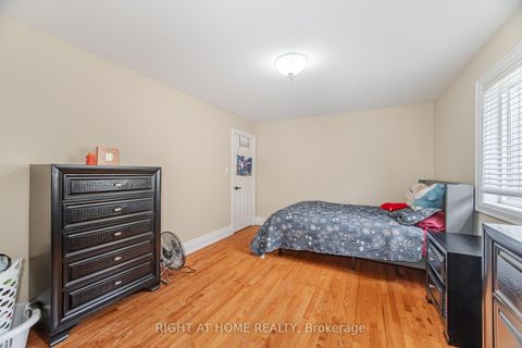 Photo 22 at 204 Lormel Gate, Vellore Village, Vaughan