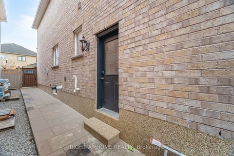 Photo 31 at 204 Lormel Gate, Vellore Village, Vaughan
