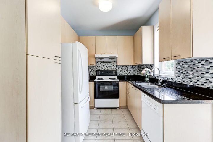 Photo 8 at 61 Manorwood Drive, Berczy, Markham