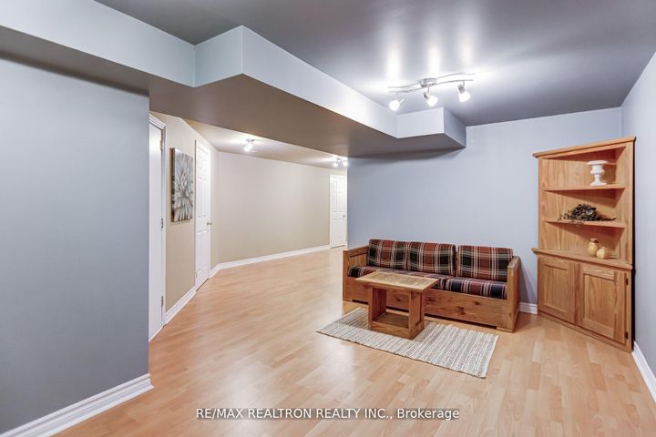 Photo 21 at 61 Manorwood Drive, Berczy, Markham