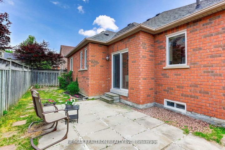 Photo 26 at 61 Manorwood Drive, Berczy, Markham