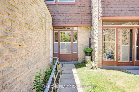 Photo 2 at 46 - 81 Brookmill Boulevard, L'Amoreaux, Toronto
