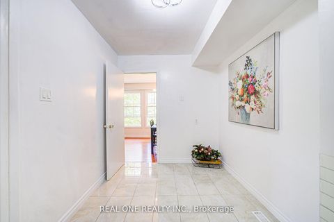 Photo 17 at 46 - 81 Brookmill Boulevard, L'Amoreaux, Toronto
