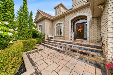 Photo 4 at 452 Athabasca Drive, Rural Vaughan, Vaughan