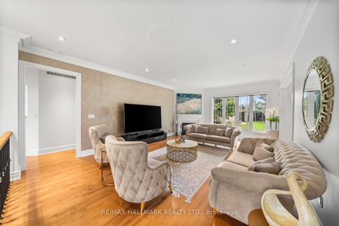 Photo 7 at 452 Athabasca Drive, Rural Vaughan, Vaughan
