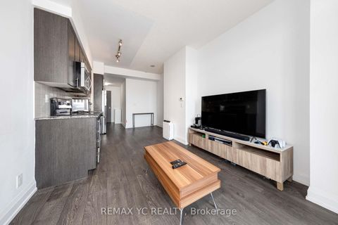 Photo 7 at 528 - 7900 Bathurst Street, Beverley Glen, Vaughan