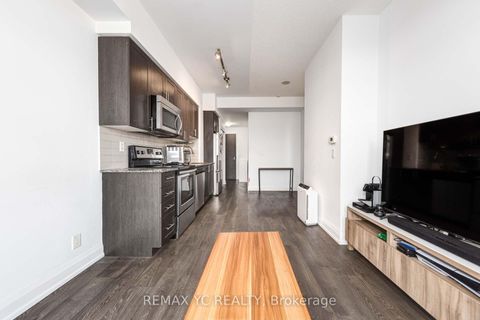 Photo 8 at 528 - 7900 Bathurst Street, Beverley Glen, Vaughan