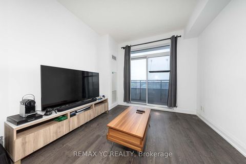 Photo 9 at 528 - 7900 Bathurst Street, Beverley Glen, Vaughan