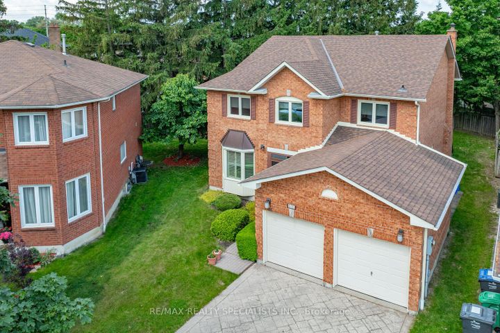 Photo 2 at 1995 Pitagora Court, Sheridan, Mississauga