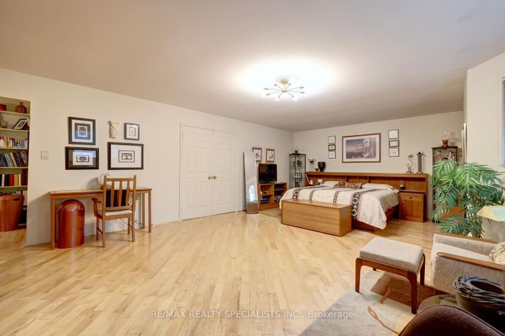Photo 21 at 1995 Pitagora Court, Sheridan, Mississauga