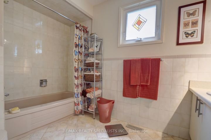 Photo 26 at 1995 Pitagora Court, Sheridan, Mississauga