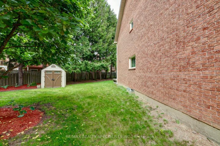 Photo 39 at 1995 Pitagora Court, Sheridan, Mississauga