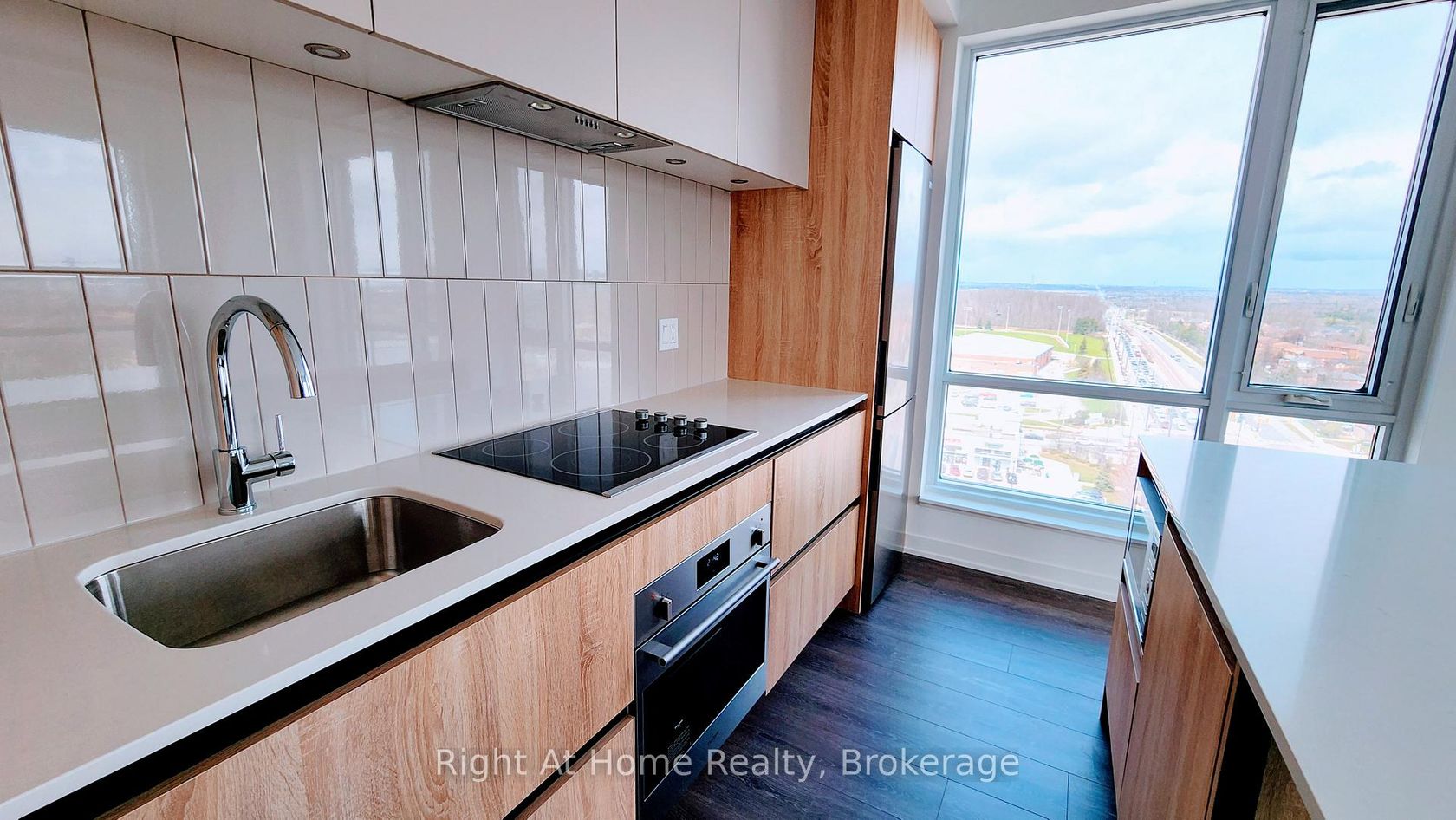 1204 - 7950 BATHURST Street, Beverley Glen, Vaughan 