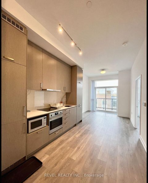 Photo 2 at 302 - 60 Honeycrisp Crescent, Vaughan Corporate Centre, Vaughan