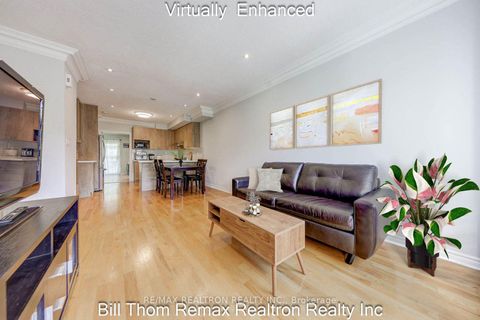 Photo 3 at 5 Rodeo Court, Newtonbrook West, Toronto
