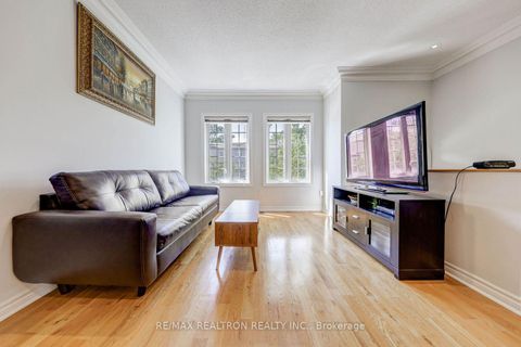Photo 4 at 5 Rodeo Court, Newtonbrook West, Toronto