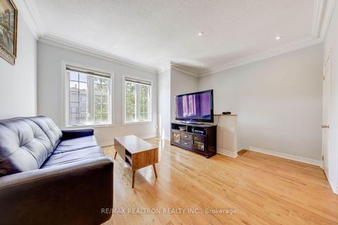 Photo 5 at 5 Rodeo Court, Newtonbrook West, Toronto