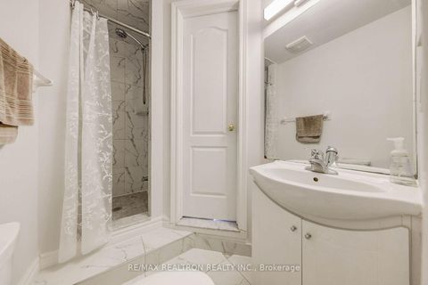 Photo 14 at 5 Rodeo Court, Newtonbrook West, Toronto