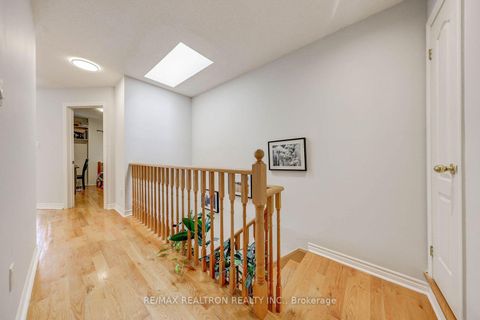 Photo 15 at 5 Rodeo Court, Newtonbrook West, Toronto