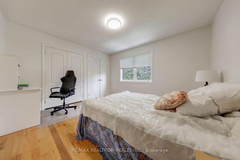 Photo 17 at 5 Rodeo Court, Newtonbrook West, Toronto