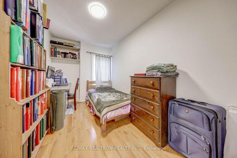 Photo 18 at 5 Rodeo Court, Newtonbrook West, Toronto