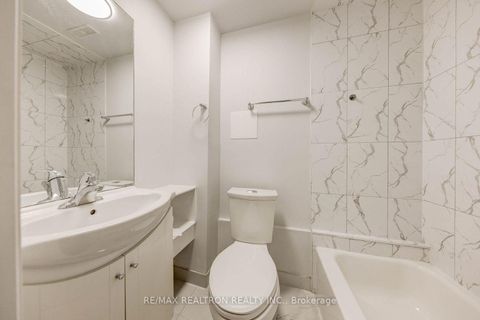 Photo 25 at 5 Rodeo Court, Newtonbrook West, Toronto