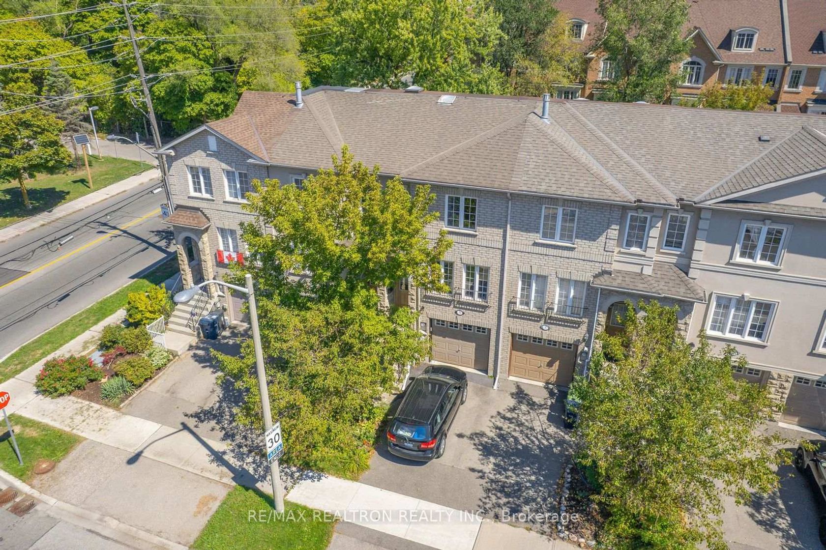 5 Rodeo Court, Newtonbrook West, Toronto 
