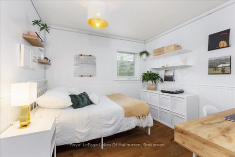 Photo 22 at 206 Birkshire Drive, Bayview Wellington, Aurora