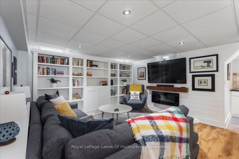 Photo 31 at 206 Birkshire Drive, Bayview Wellington, Aurora