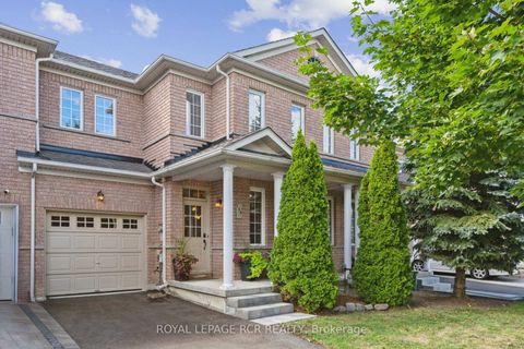 Photo 2 at 136 Dolce Crescent, Vellore Village, Vaughan