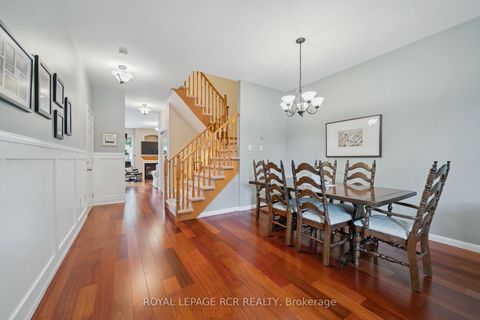 Photo 5 at 136 Dolce Crescent, Vellore Village, Vaughan