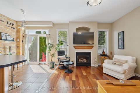 Photo 20 at 136 Dolce Crescent, Vellore Village, Vaughan