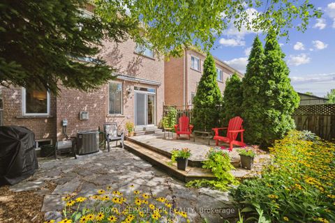 Photo 43 at 136 Dolce Crescent, Vellore Village, Vaughan