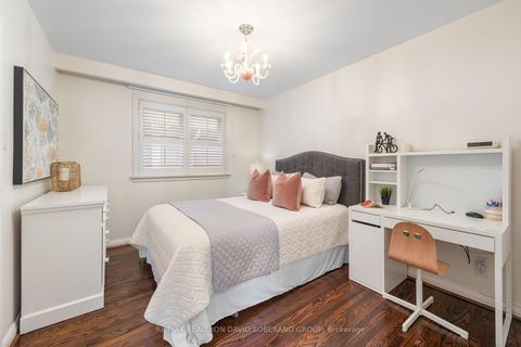 Photo 13 at 122 Collinson Boulevard, Clanton Park, Toronto