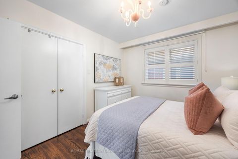 Photo 14 at 122 Collinson Boulevard, Clanton Park, Toronto